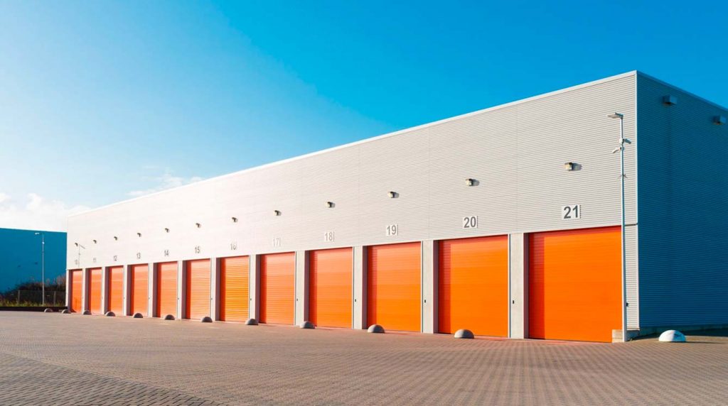 Puertas seccionales industriales para naves y almacenes