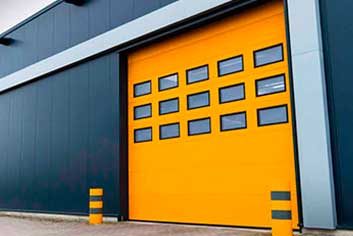 Puertas automáticas para naves industriales en Málaga